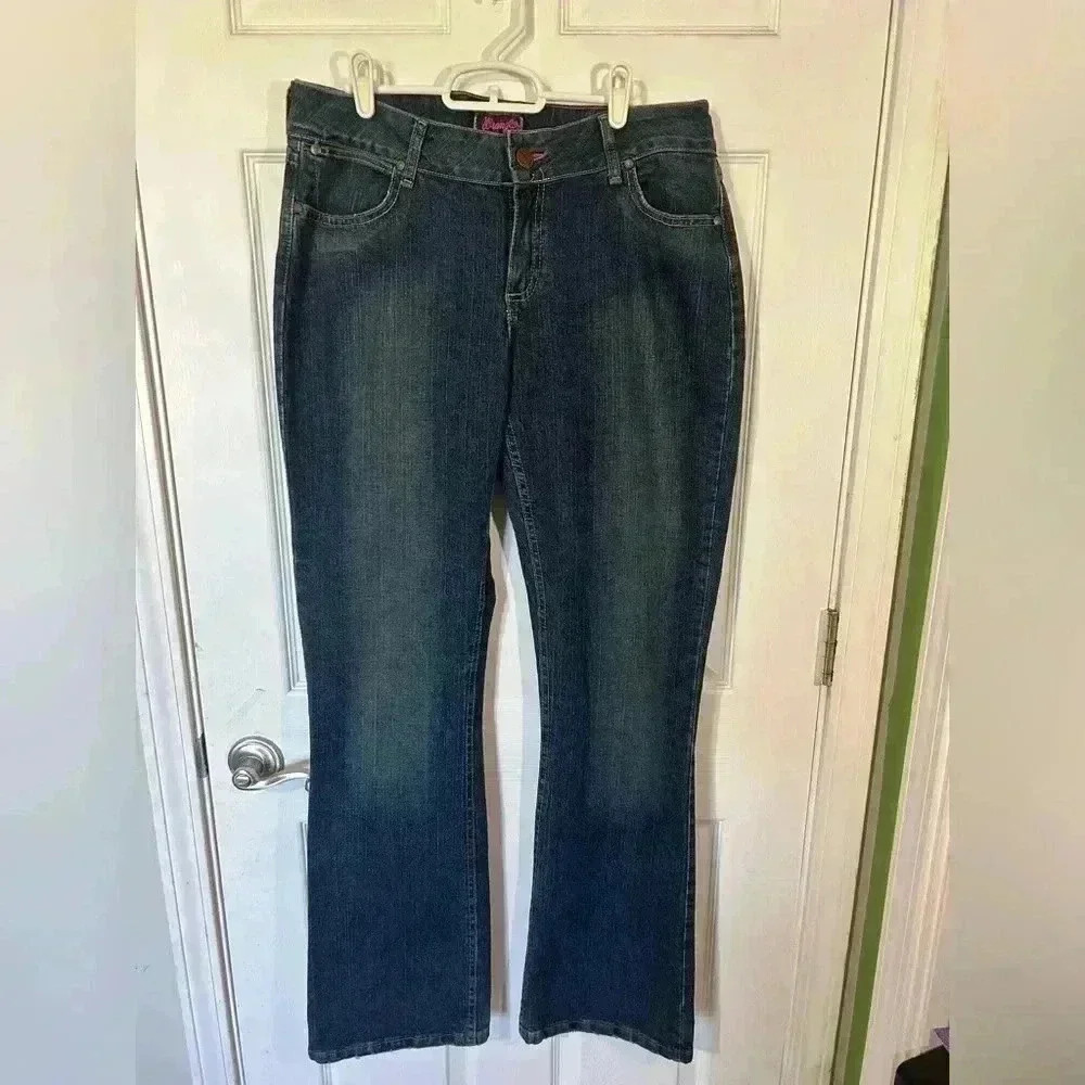 Wrangler Premium Patch jeans. Darker denim wash size 11/12 x 34 length Low Rise
